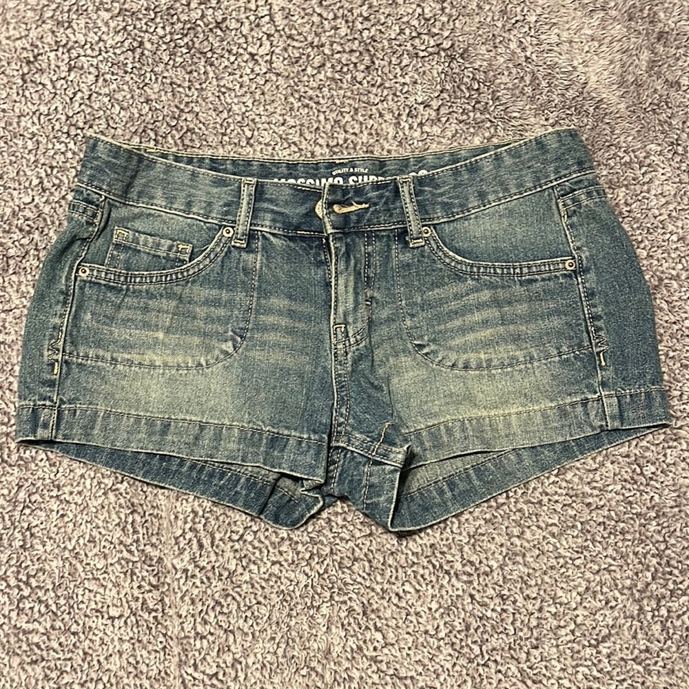 Mossimo Supply Co size 7 juniors Jean shorts. EUC